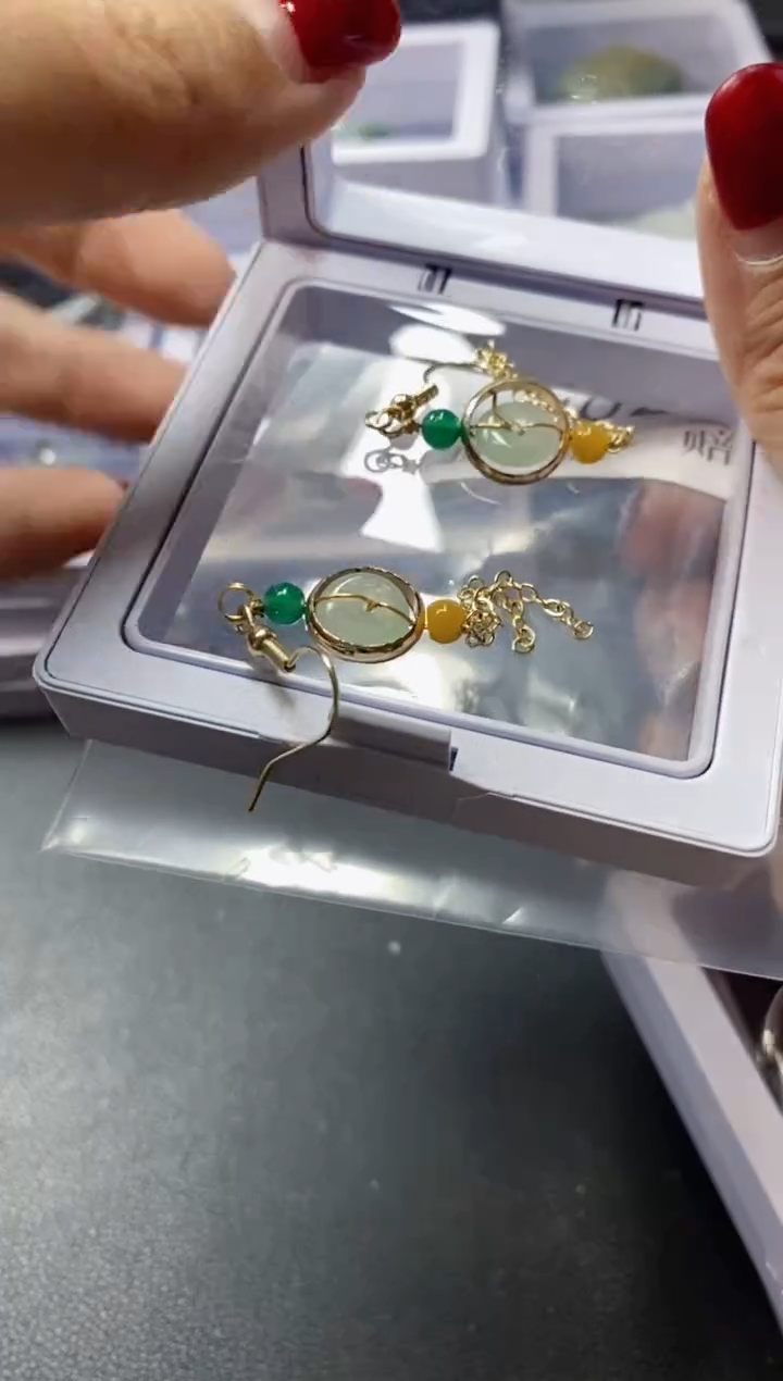 【闪购商品】翡翠吊坠(不含链)未镶嵌40238