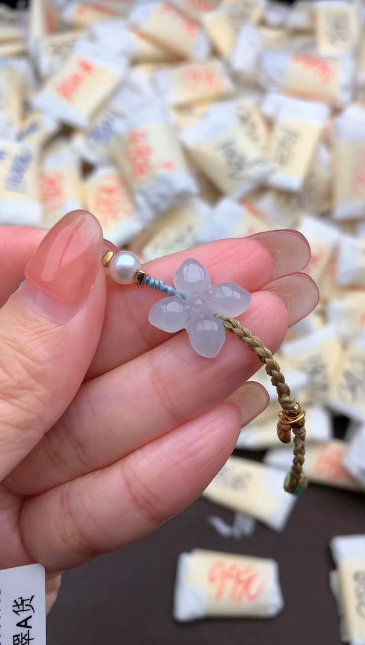 【闪购商品】翡翠挂件未镶嵌一