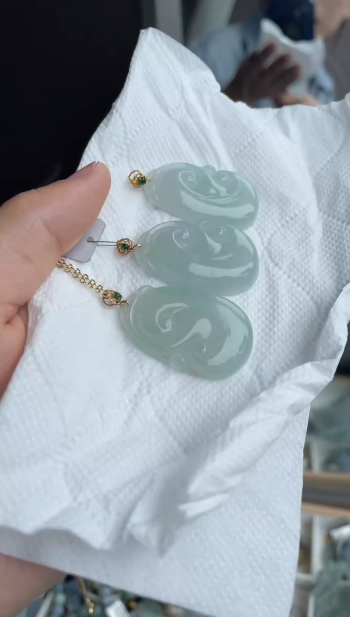 吊坠(不含链)18K金镶嵌翡翠天然缅甸A货翡翠多样性发其一