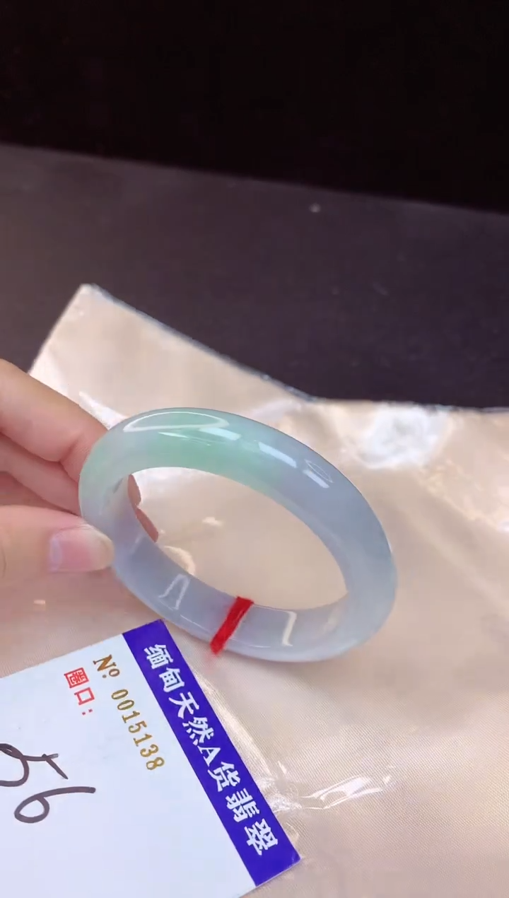 【闪购商品】翡翠手镯未镶嵌56+             