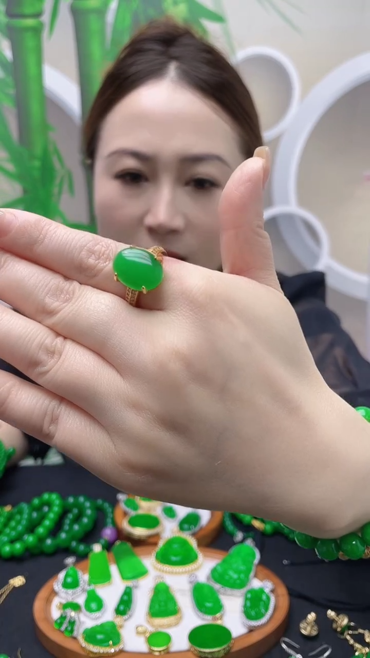 14K金镶嵌戒指翡翠J07