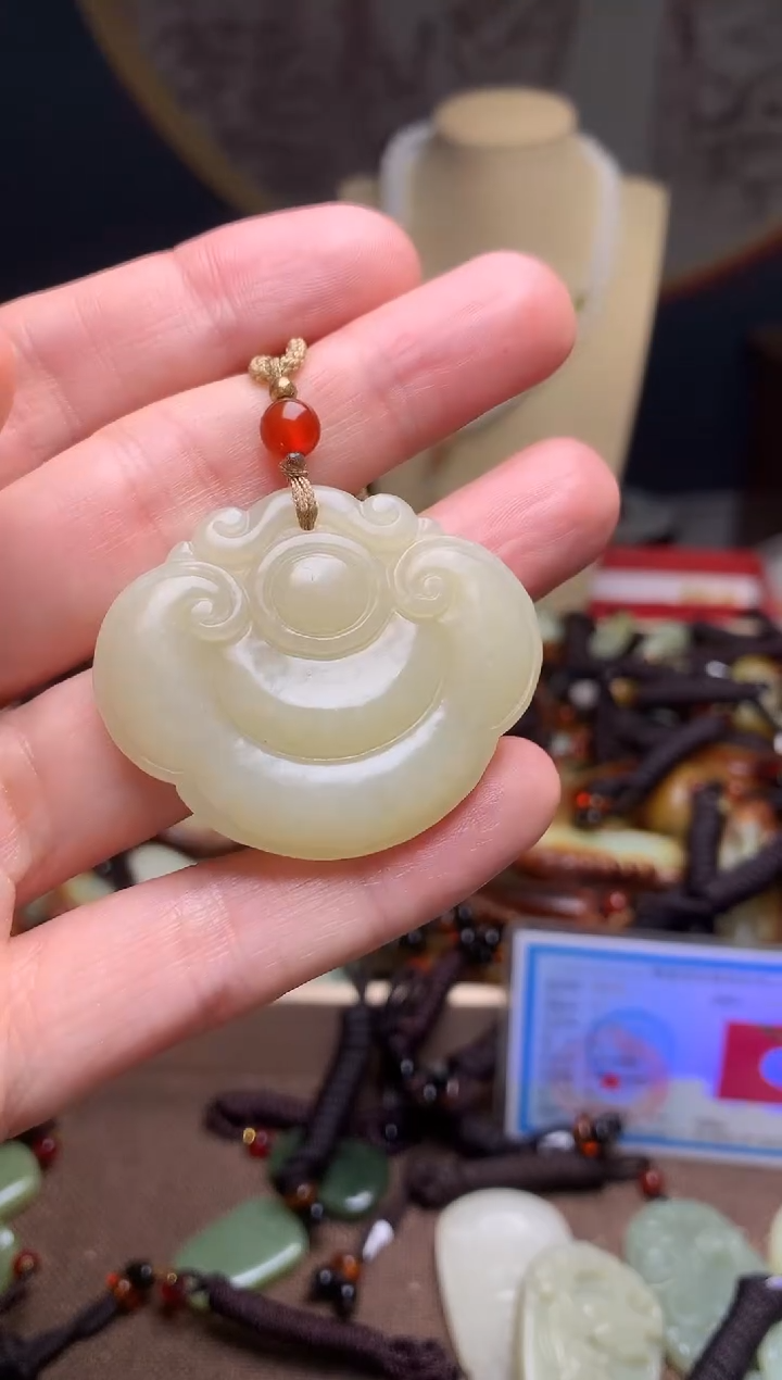 颈饰未镶嵌和田玉新疆料青海料清水和田玉吊坠