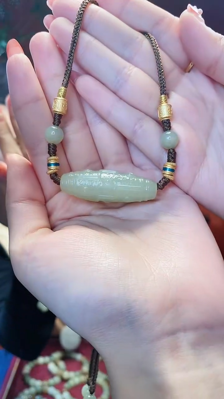 【闪购商品】和田玉挂件未镶嵌横穿九眼吊坠