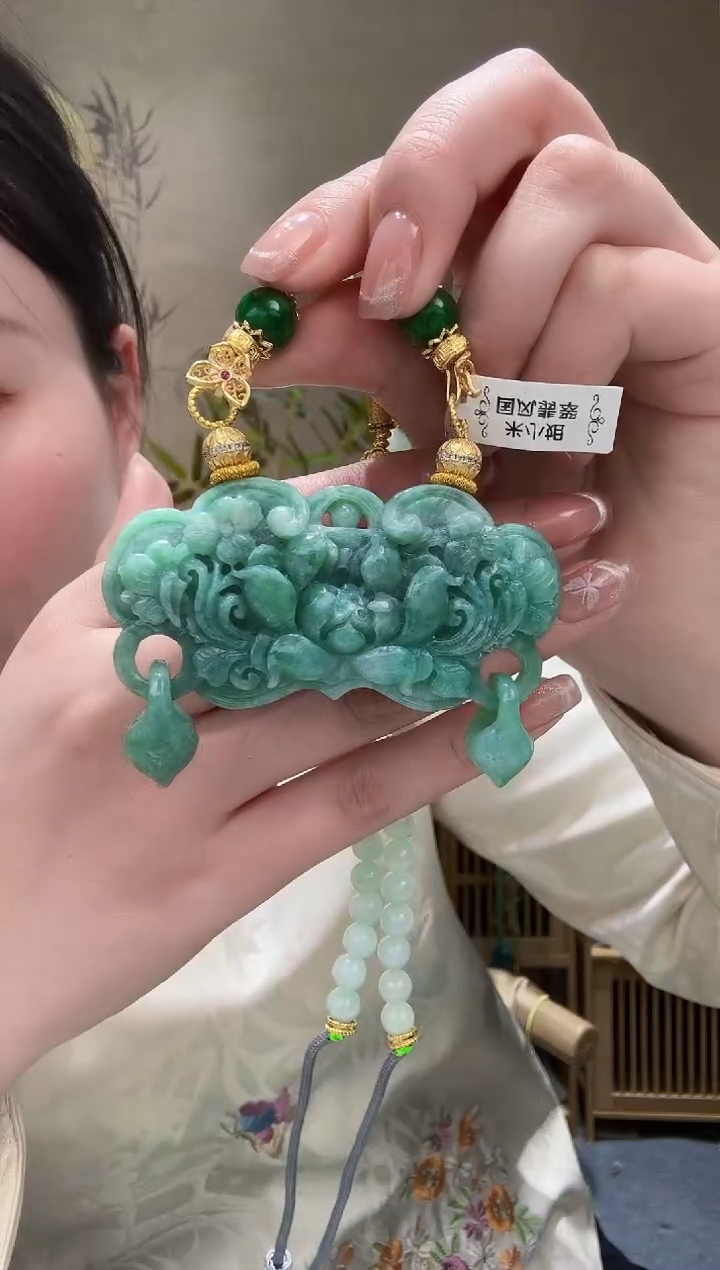 【闪购商品】翡翠颈饰未镶嵌吊坠