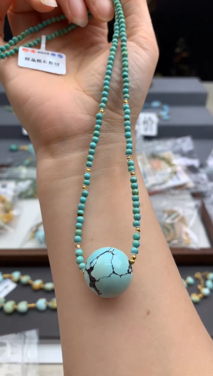 18K金镶嵌绿松石锁骨链茜.Q68