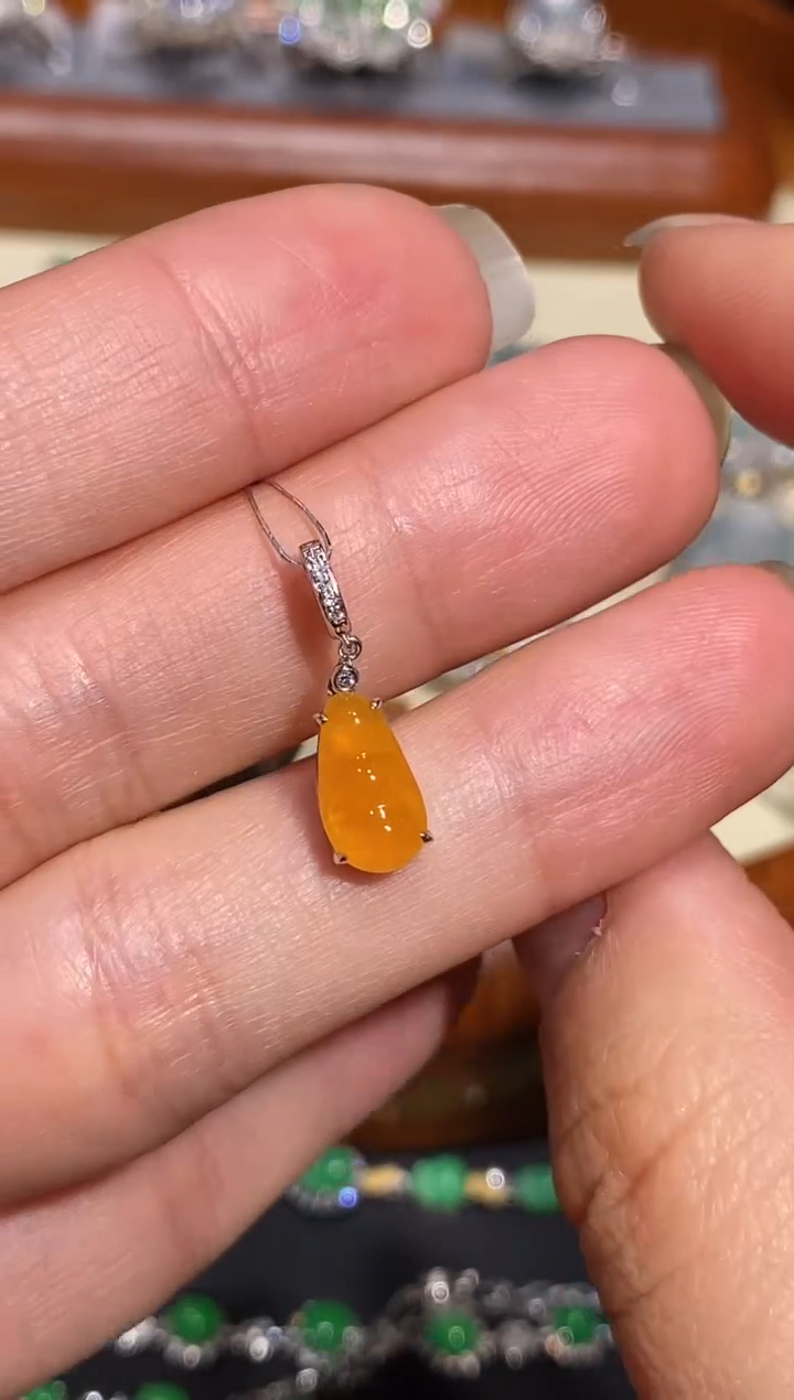 【闪购商品】翡翠颈饰18K金镶嵌万能扣吊坠