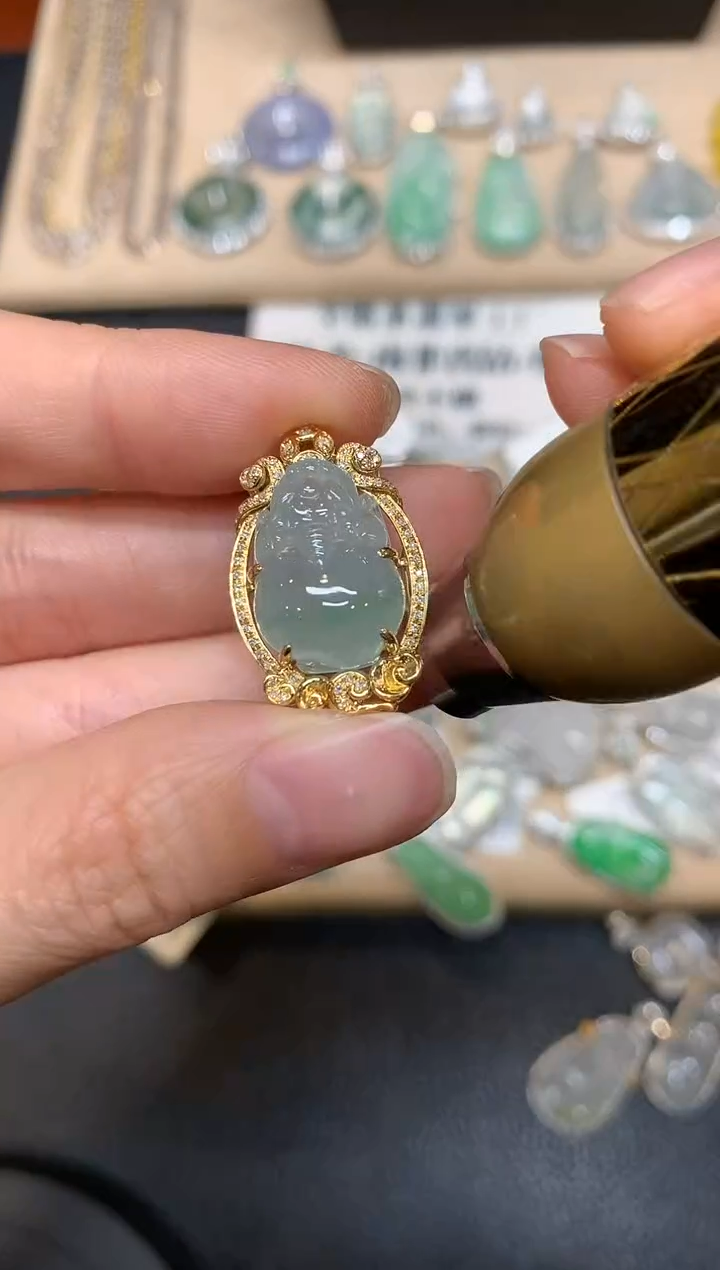 【闪购商品】翡翠颈饰18K金镶嵌【无服务费