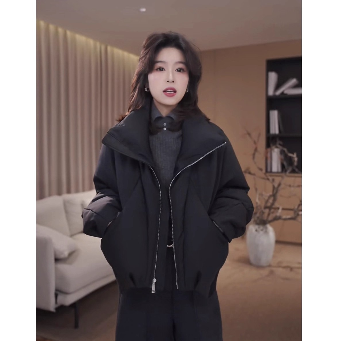 广州琴姐【温暖守护】90白鹅绒潮流短款保暖立领羽绒服外套女冬9894