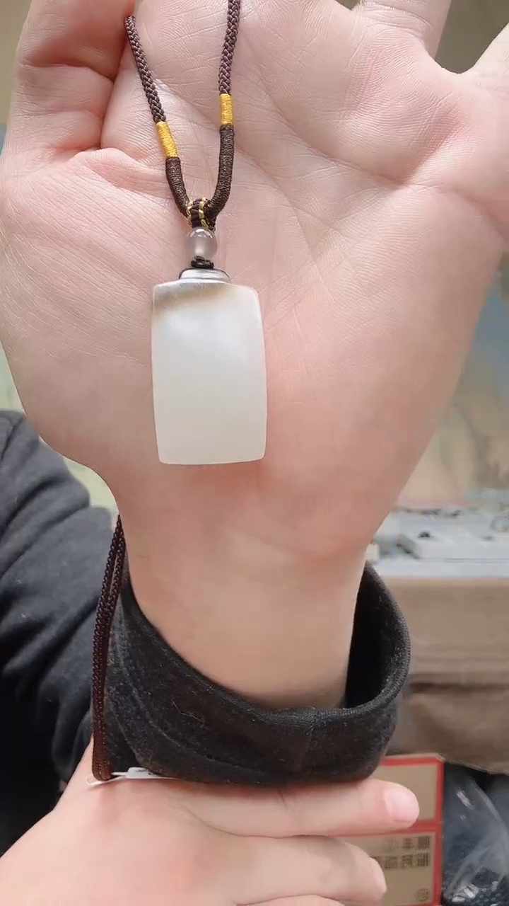 【闪购商品】和田玉颈饰未镶嵌.