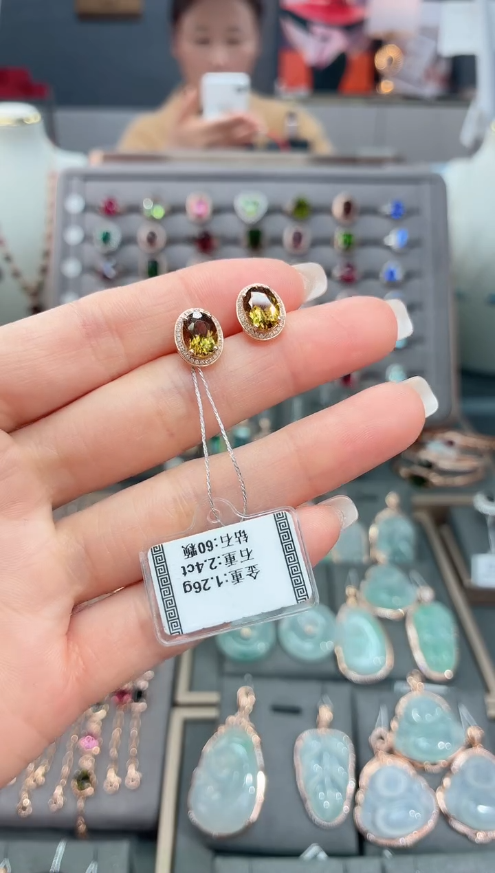 18K金镶嵌耳饰碧玺2.4      