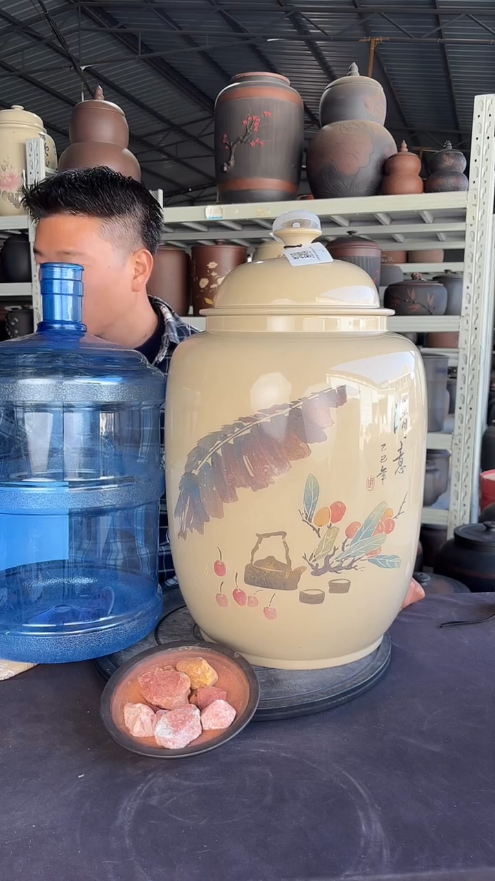 水亮光25升储水罐