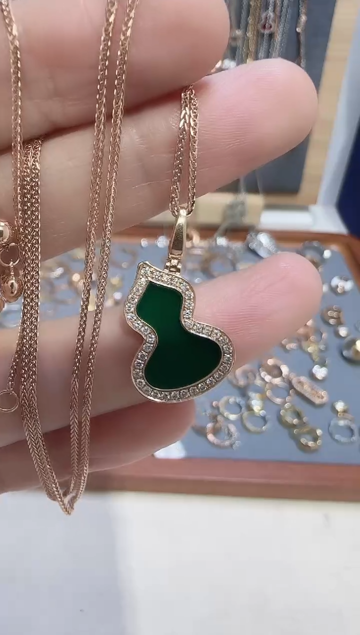 【闪购商品】钻石吊坠(不含链)18K金镶嵌多样性发货发其一