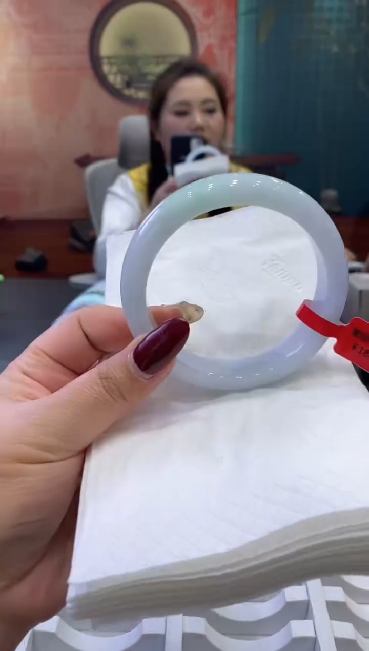 【闪购商品】翡翠手镯未镶嵌多人0017941