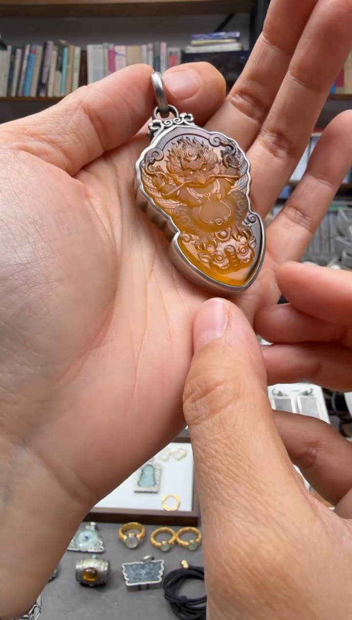 琥珀颈饰未镶嵌6**哥大鹏鸟吊坠