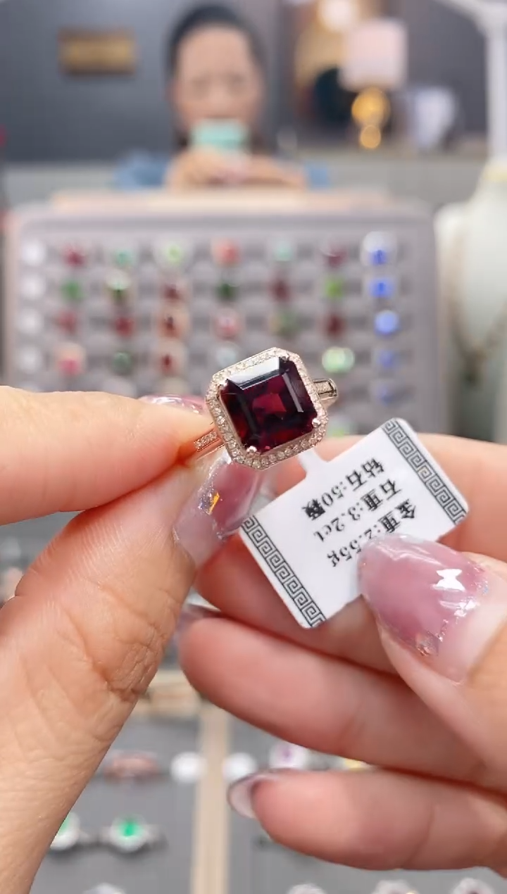 碧玺戒指18K金镶嵌3.2    