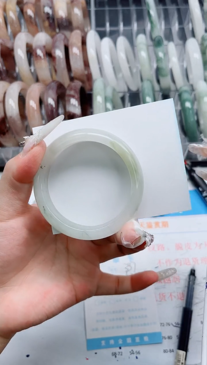 【闪购商品】石英质玉手镯未镶嵌A337-52.8