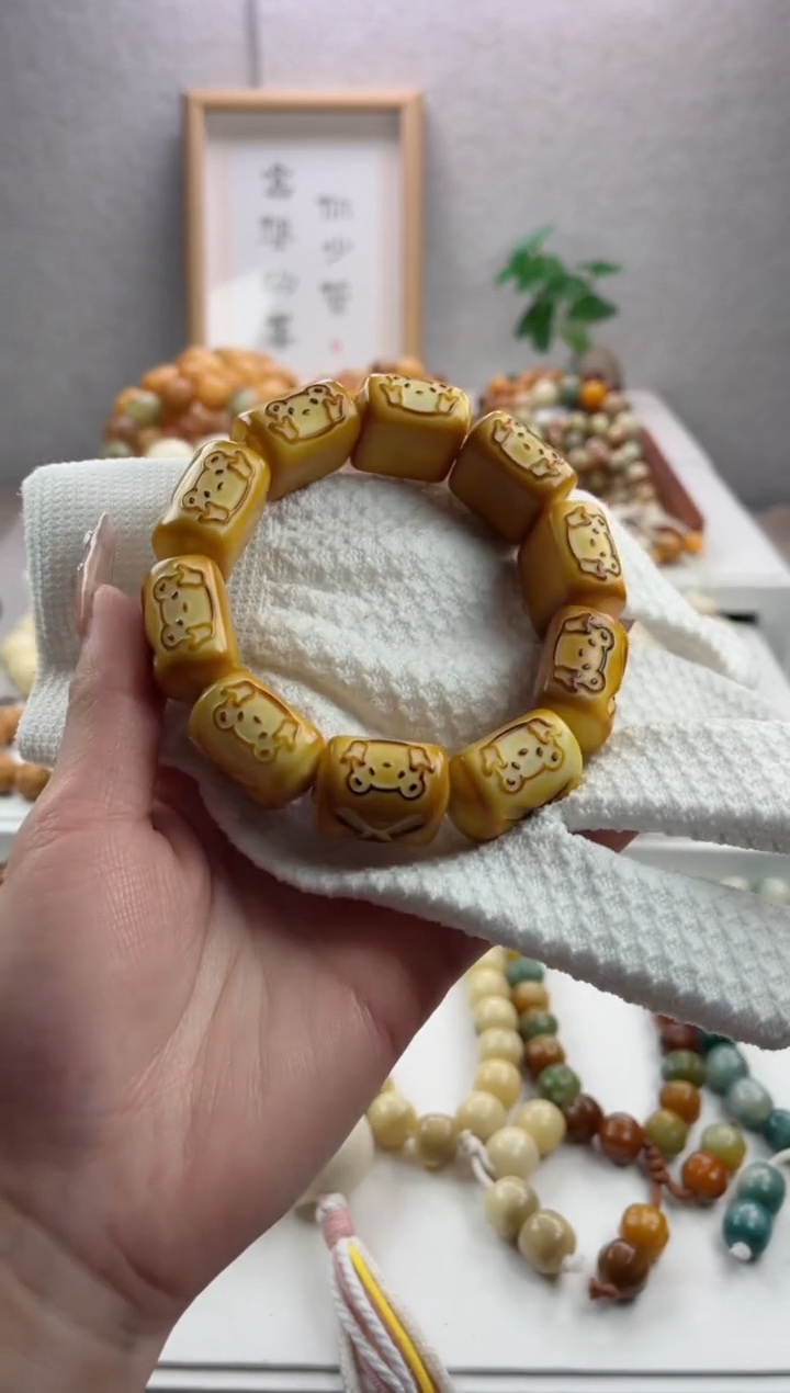 【闪购商品】菩提根/象牙果手串象牙果面包熊猫22*24手串