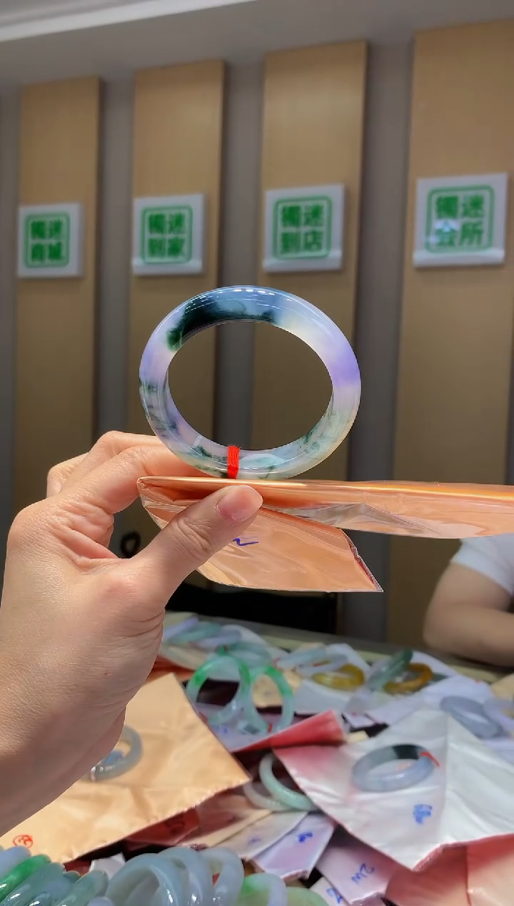 翡翠手镯未镶嵌210圈口54.3
