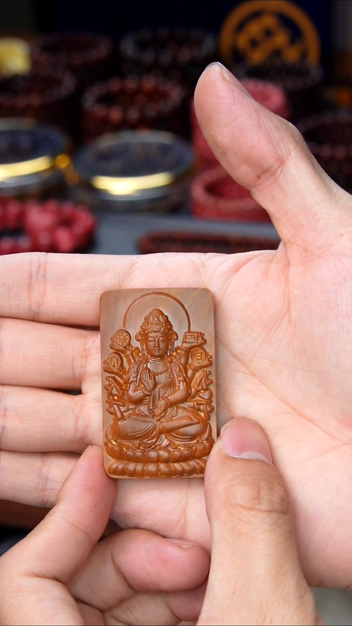 檀香木无事牌锦*?SG024 印度老山檀千手吊坠