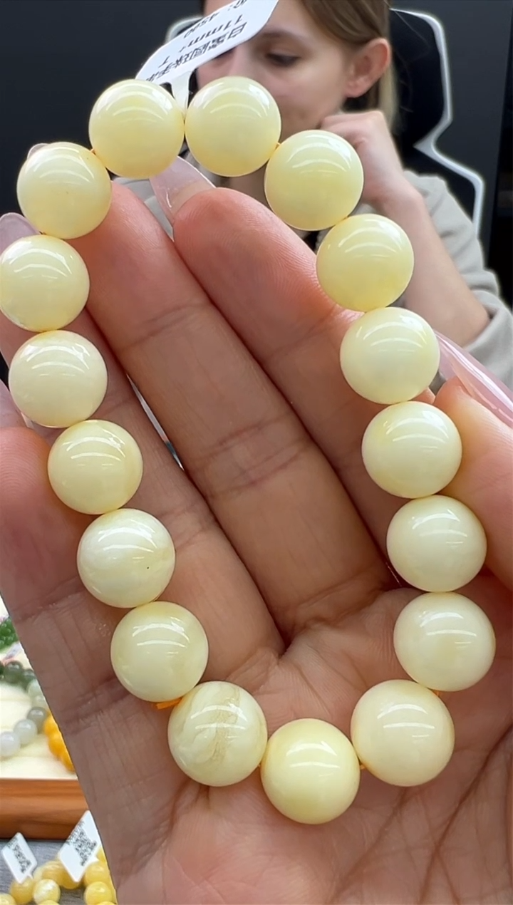 【闪购商品】琥珀手串未镶嵌695秒拍号