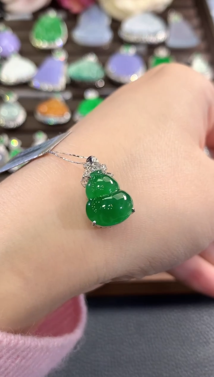 吊坠(不含链)18K金镶嵌翡翠b24  