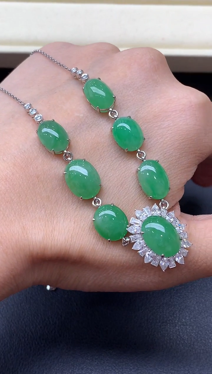 颈饰18K金镶嵌翡翠626-中国好珍宝