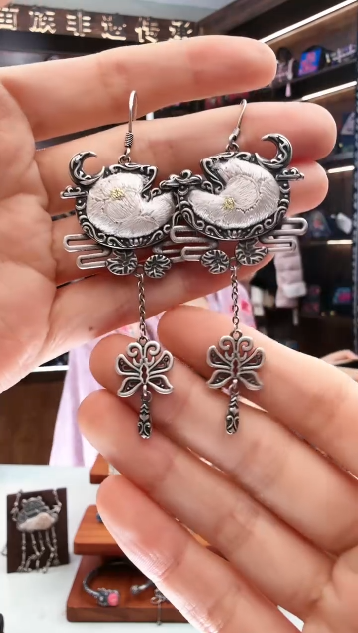 【闪购商品】织绣160蚩梦苗族古绣