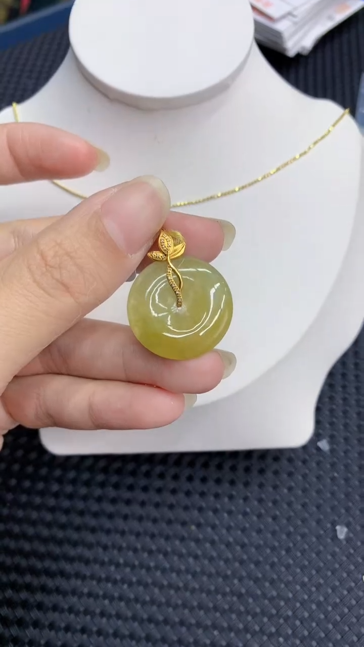 【闪购商品】翡翠颈饰18K金镶嵌            8