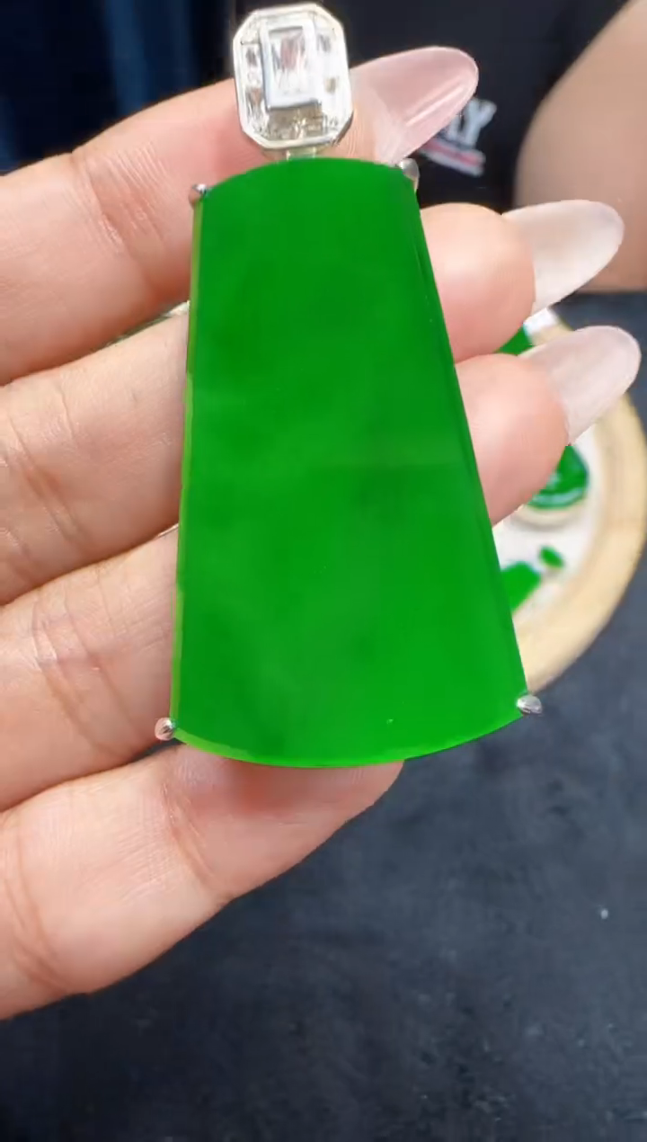 未镶嵌定制翡翠翡翠吊坠115