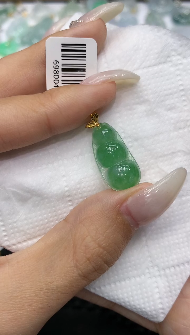 颈饰18K金镶嵌翡翠111111111111