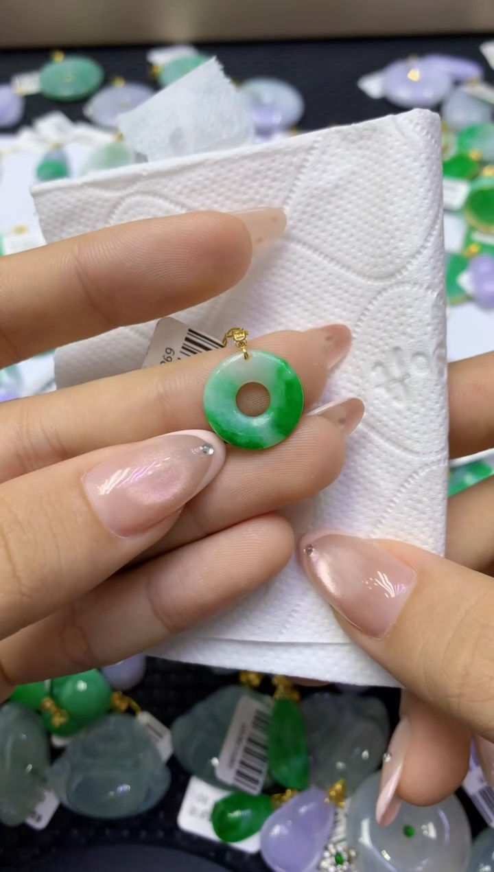 颈饰18K金镶嵌翡翠天然缅甸翡翠A货