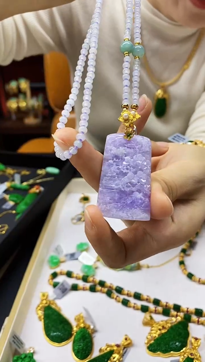 颈饰未镶嵌翡翠吊坠