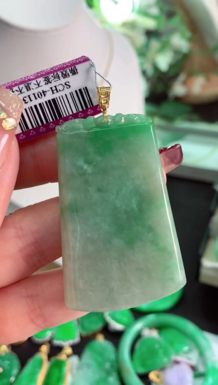 【闪购商品】翡翠吊坠(不含链)18K金镶嵌挂件