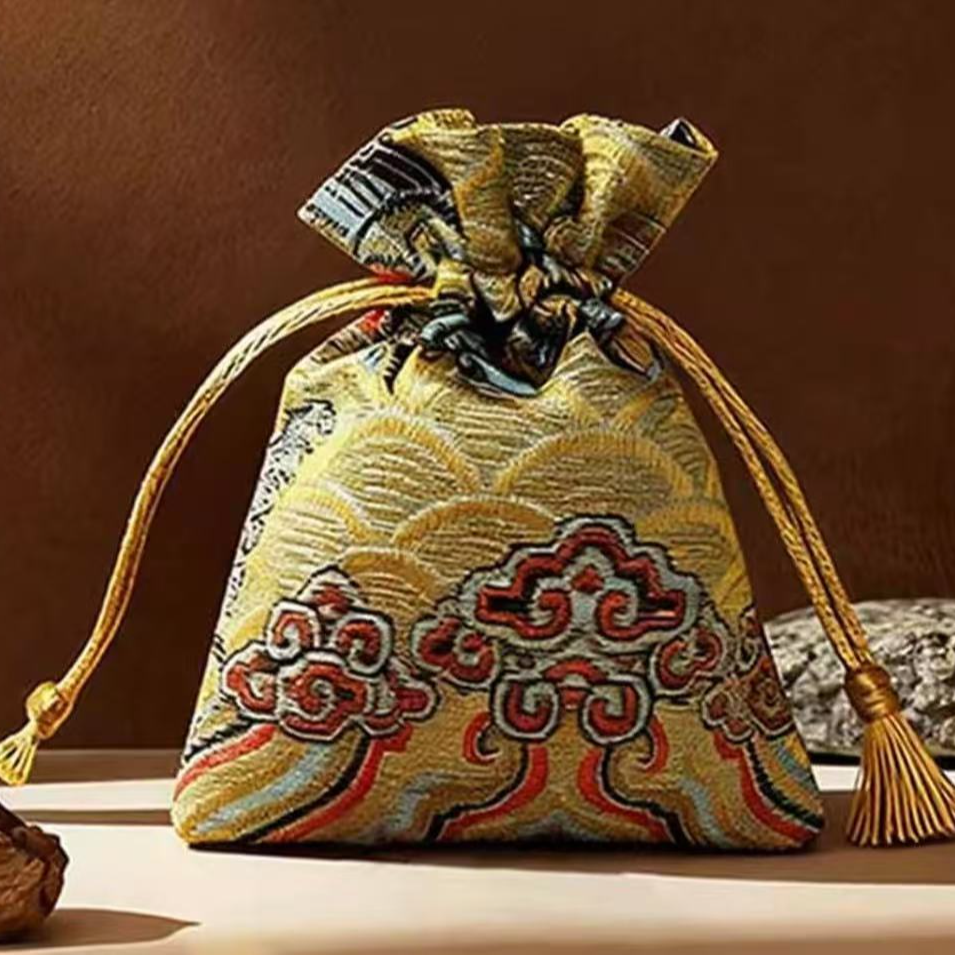 十二号 小猪  师傅推荐 生肖锦囊