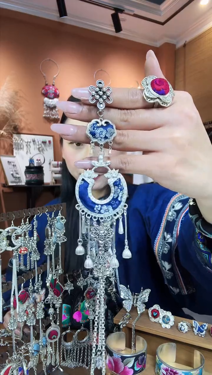 【闪购商品】刺绣纯手工民族风压襟