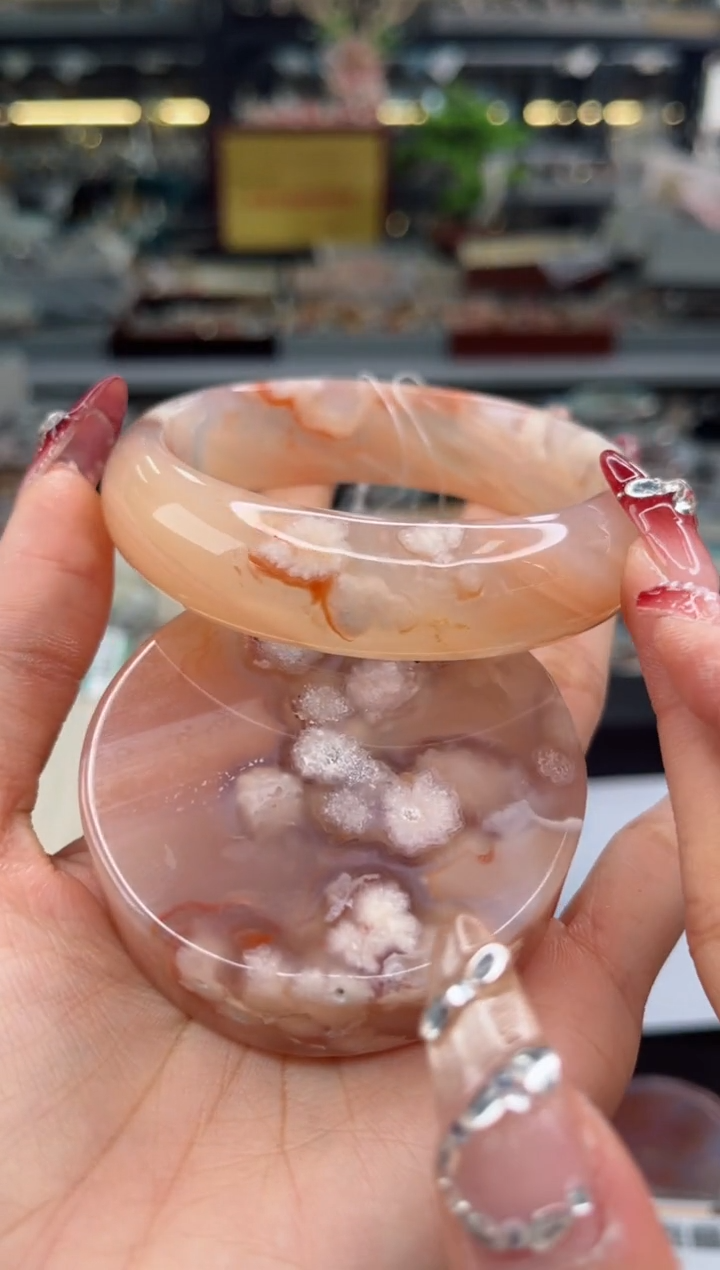 【闪购商品】石英质玉手镯未镶嵌63圈口（赠品镯心）S9362