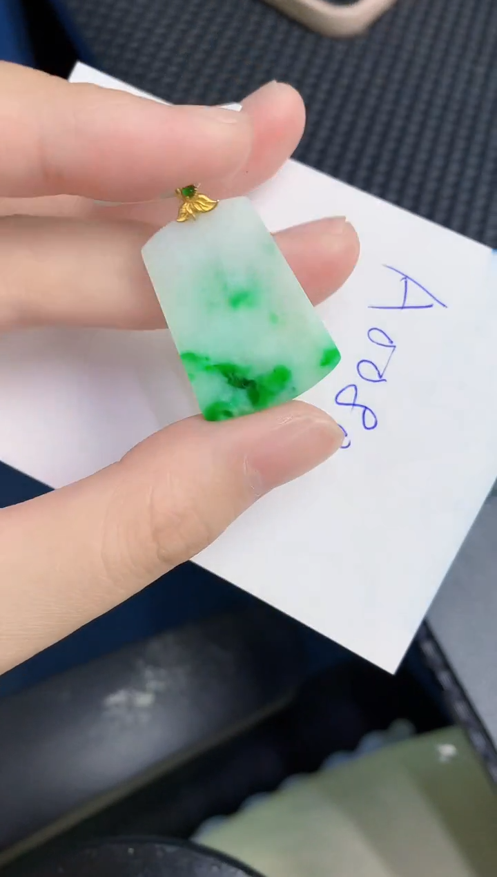 【闪购商品】翡翠颈饰18K金镶嵌0000000000