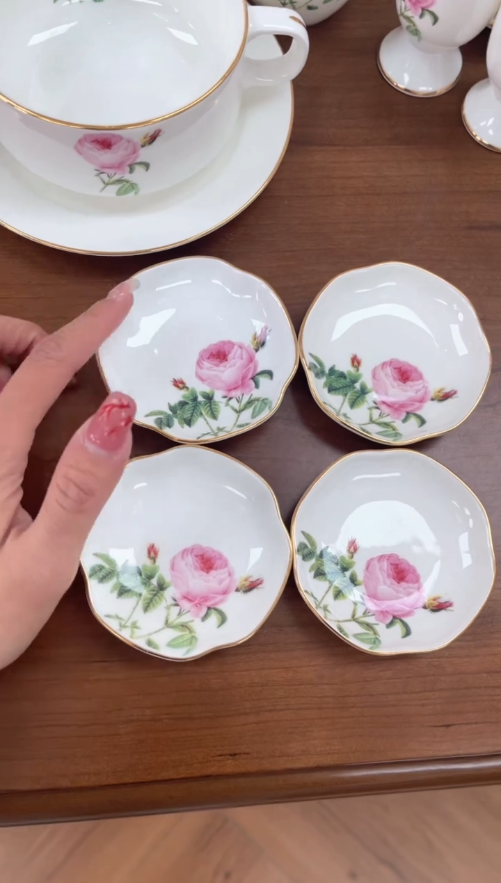 【闪购商品】碗玫瑰高骨骨瓷4个碟