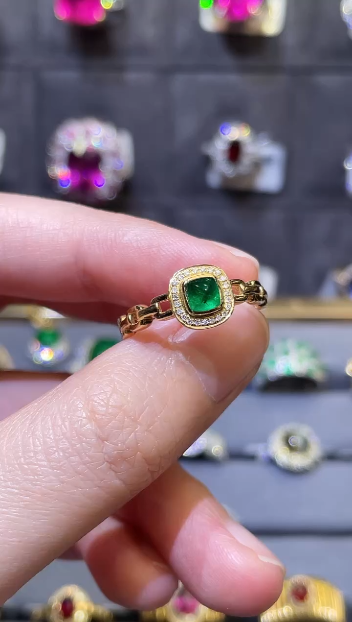 【闪购商品】祖母绿戒指18K金镶嵌*