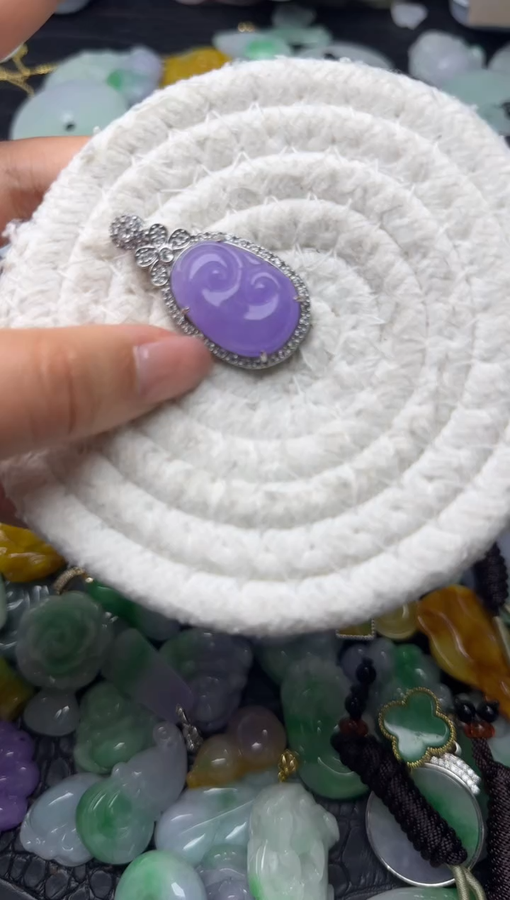 颈饰未镶嵌翡翠缅甸翡翠吊坠