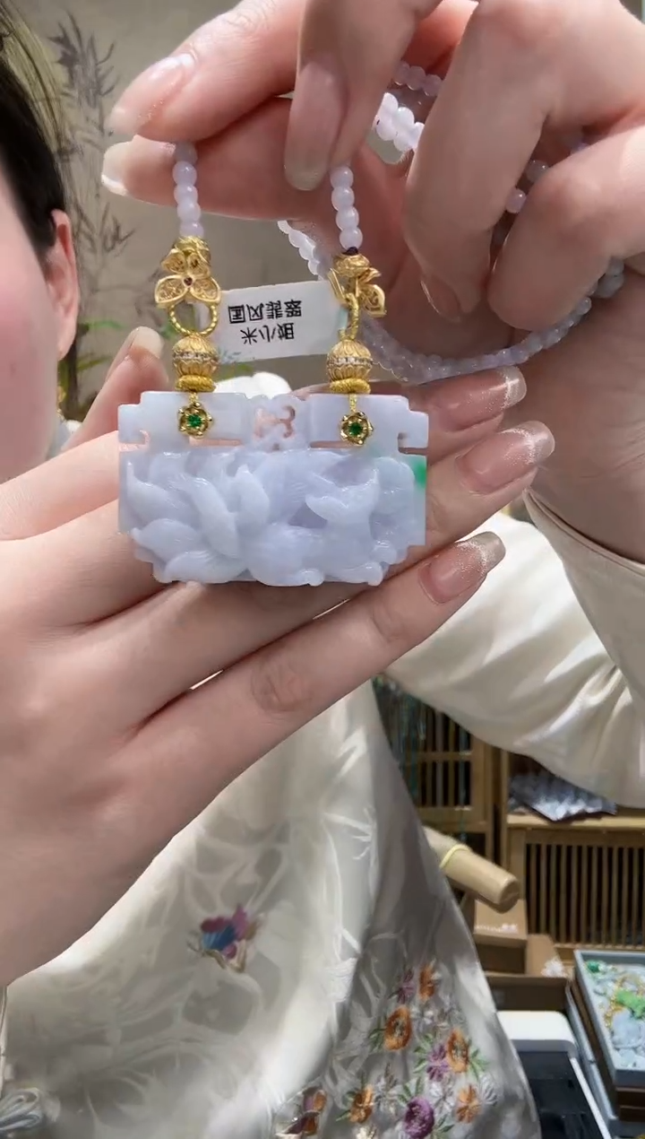 【闪购商品】翡翠颈饰未镶嵌吊坠