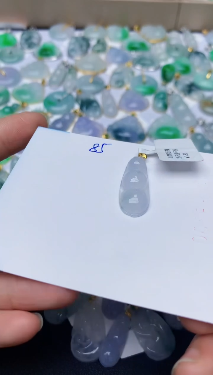 【闪购商品】翡翠颈饰18K金镶嵌天然翡翠A货   