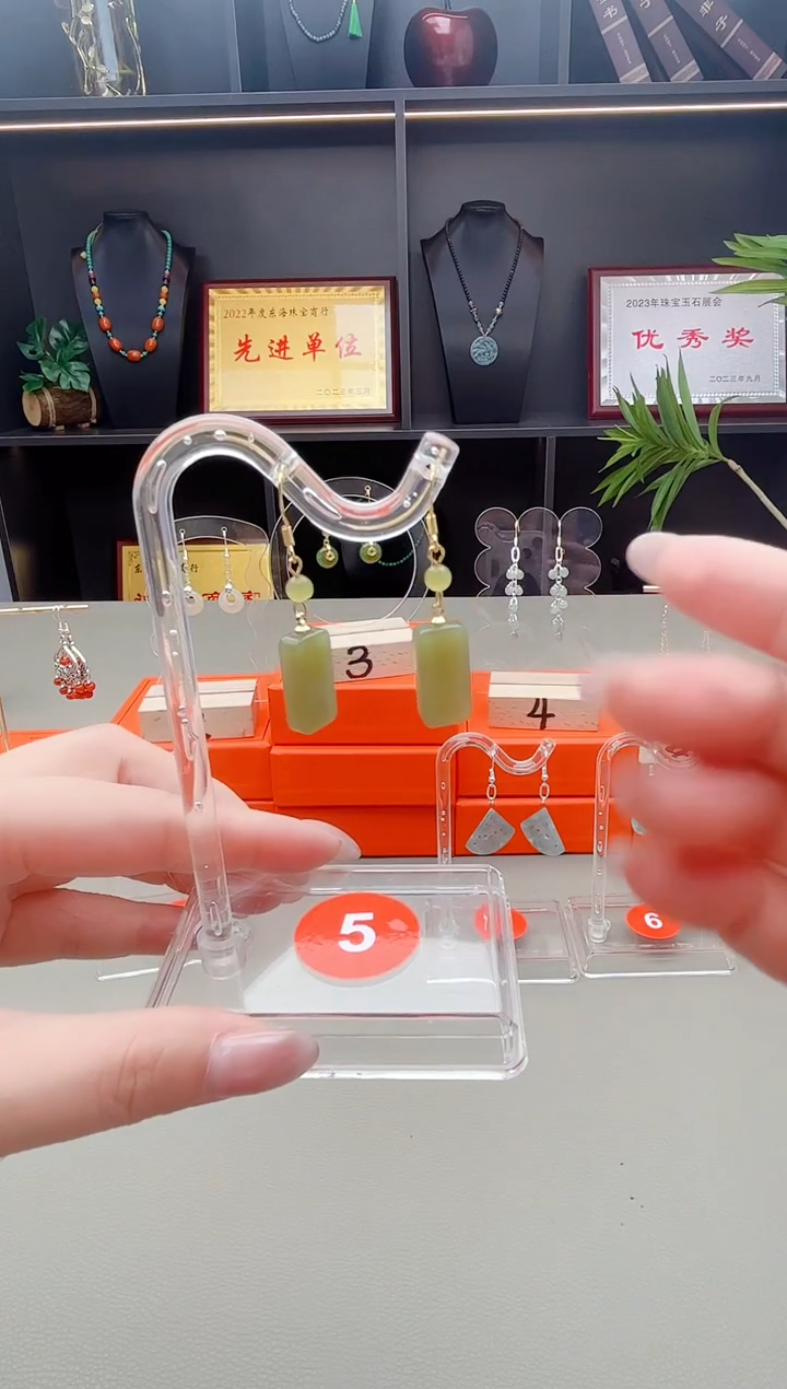 未镶嵌和田玉耳饰无事牌