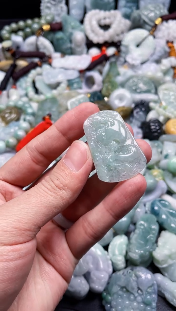 翡翠未镶嵌颈饰天然翡翠a货