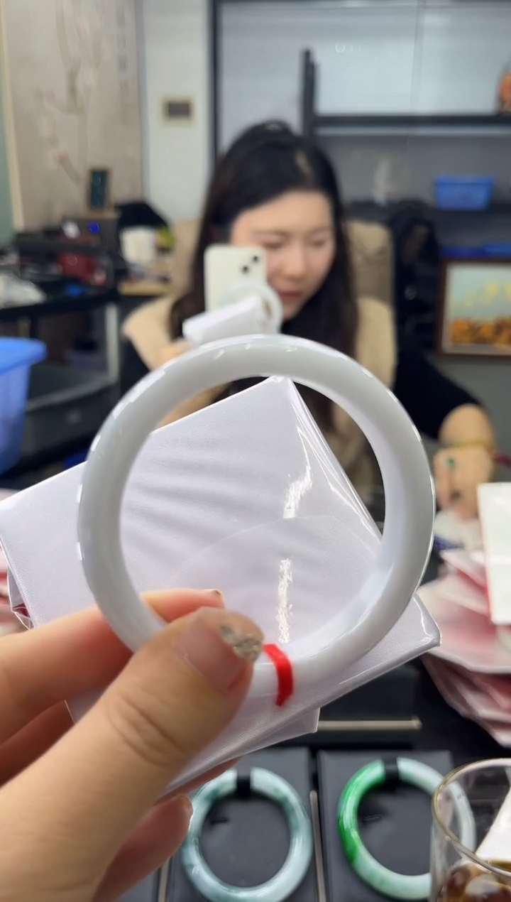 【闪购商品】翡翠手镯未镶嵌0531903411