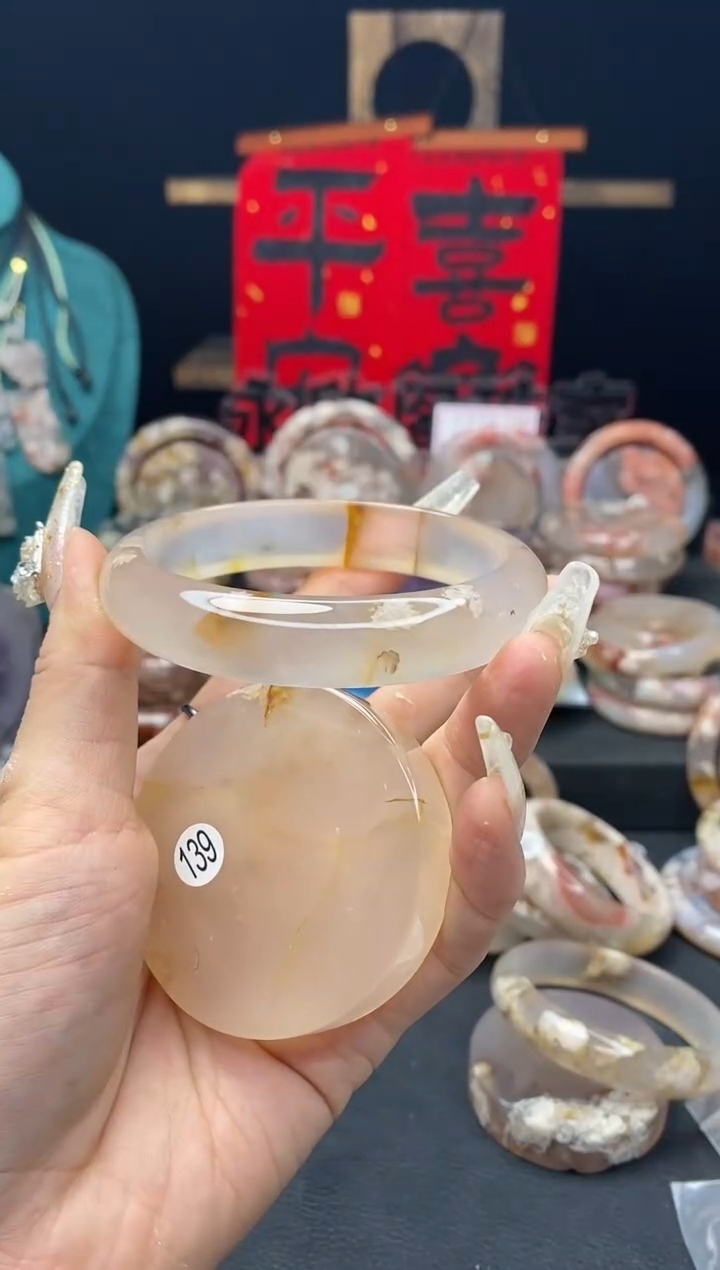 【闪购商品】石英质玉手镯（圆镯）未镶嵌61