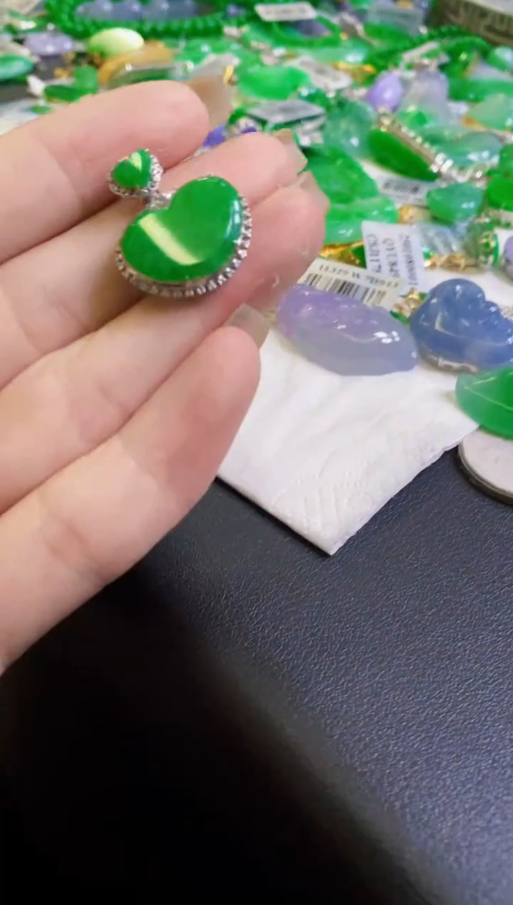 【闪购商品】定制翡翠18K金镶嵌吊坠