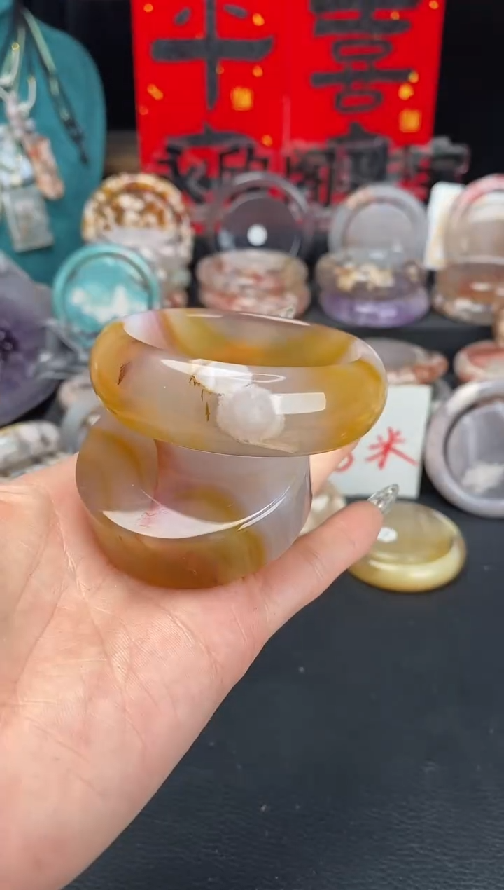 【闪购商品】石英质玉手镯（圆镯）未镶嵌56