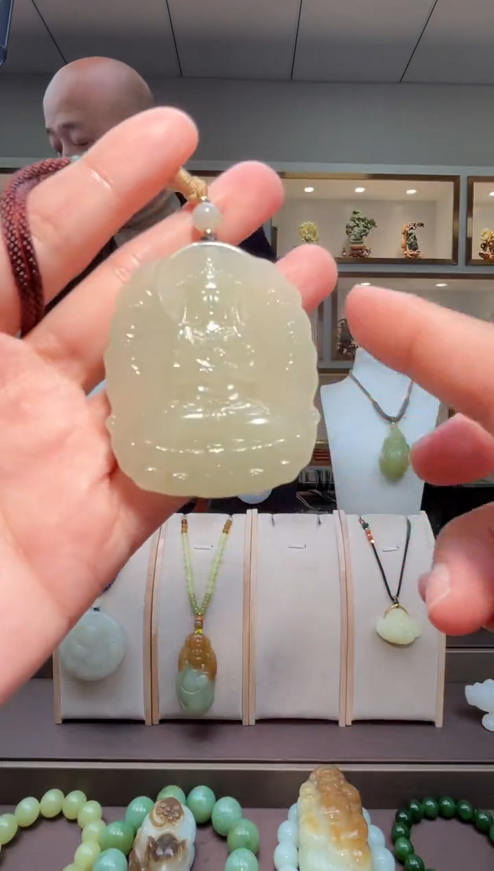 颈饰未镶嵌和田玉苏