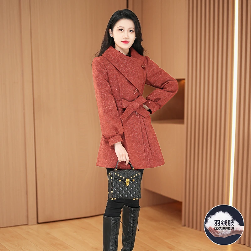 拉夏贝尔九江羽绒服大衣女秋冬2025新年战袍中长款本命年喜妈妈装